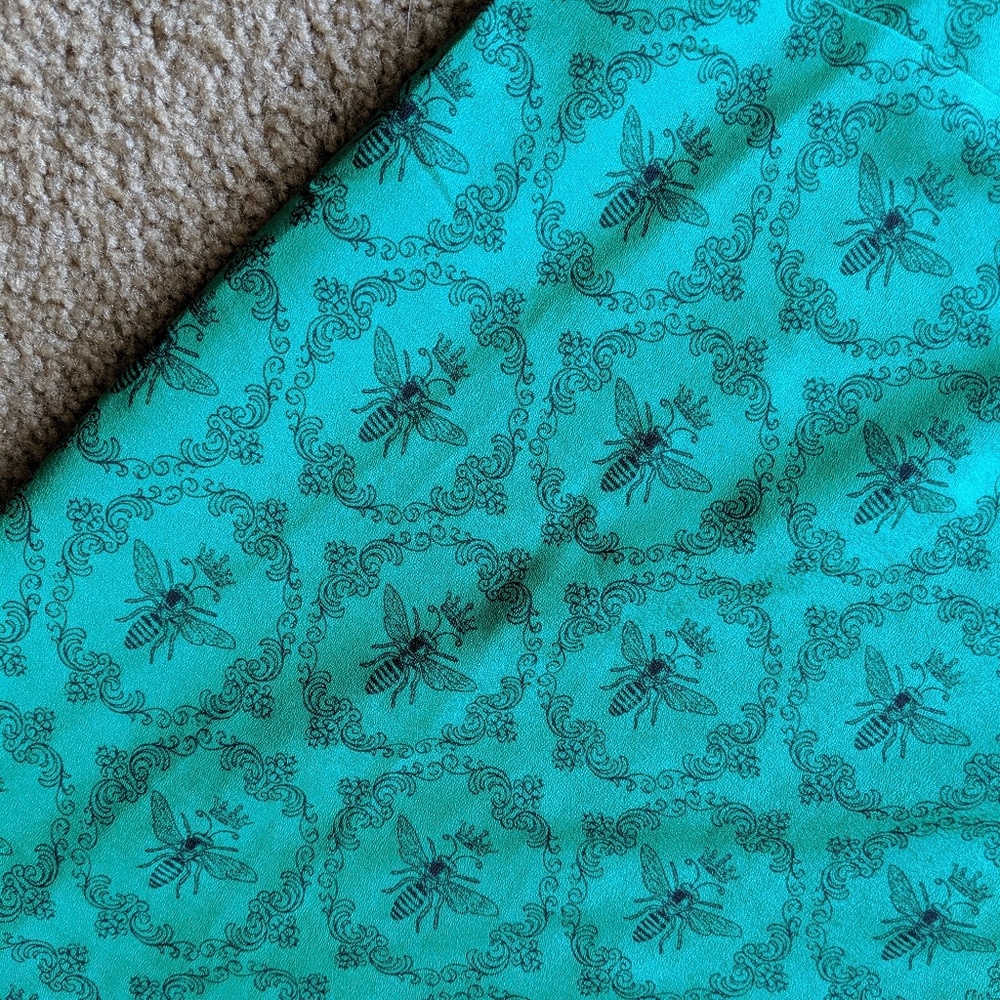 Emerald Green Bee shirt